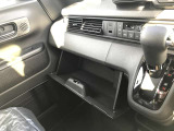 登録(届出)済未使用車はノルマ達成のために作られた走行100km未満、かつ初度登録または初度届出された車両でいわゆるアウトレット車です
