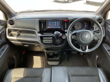 運転席周りの装備がご覧いただけます。展示場では実際にシートに座って確認していただけます。