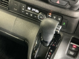 発進時から滑らかに加速する無段階変速のCVTはストップ&ゴーの多い街の中も快適です