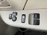 助手席、運転席はパワーウィンドウです