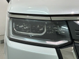 LEDヘッドライトは、点灯の瞬間から最大光量を発揮し、突然暗くなるトンネルなどでの安定感を高めます。