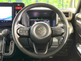 インテリアに合わせたデザインのステアリングは、運転される方のことも考え、運転しやすい形状、大きさです。是非一度、実際に触ってお確かめください。