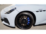 メーカーオプション装備:ペガソグロッシーブラックホイール、ブルーキャリパー。☆無料通話番号☆0078-6002-354690