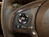 【ステアリングリモコン】ステアリングにオーディオ調節可能なスイッチが装備されていますので運転中でも視線をそらさずにオーディオの調節が可能です!