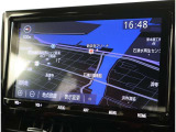 純正ナビを装備。タッチパネル式で使いやすく、お出かけもラクラクです。