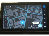 ディスプレイオーディオ(コネクティッドナビ対応)PLUS搭載。T-Connectご契約で2028年4月まで無償で利用できるナビ(期限到来後は有償)と、解約後も利用できる車載ナビが搭載されています。