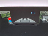 【ホンダセンシング】走行中に前方の車両等を認識し、衝突しそうな時は警報とブレーキで衝突回避と被害軽減をアシスト。より安全にドライブをお楽しみいただけます。