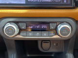 オートエアコン付ですので快適な車内温度を保てます。またシートヒーターも付いているので寒い時期でも快適です。