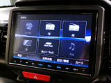 CD、DVD、Bluetooth、AM、FM、スマートフォン接続ができます。