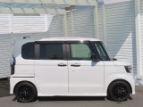 納車前に点検・整備を行なった後に納車いたします。交換が必要な部品は全て交換してからのお渡しとなります。費用を別途頂くことはありませんのでご安心ください。お問い合わせ、心よりお待ち致しております。