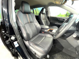【メモリー機能付きパワーシート】ドライバーごとに設定したシート位置を記憶して、ボタン一つで切り替えできる便利な機能!運転する方が複数名いらっしゃるご家庭におすすめです♪