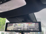 スマートルームミラーで後方視界を確保