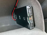 ETC車載機は助手席側のグローブボックス内部に取り付けられております。盗難防止に役立ちますし、邪魔になる事にもなりません!