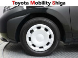 シンプルなデザインの純正ホイールキャップです。落ち着いたデザインですので車体と一体感があります。