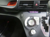 オートエアコン機能で、車内を自動的に、設定した温度に保ってくれます。