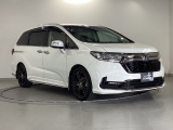 狭い駐車場でも、スライドドアならチャイルドシートへのお子さまの乗降や荷物の積載もスムーズ。とても便利な【両側電動スライドドア】ドアハンドを少し引くだけでリアドアが自動開閉します。