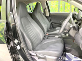運転席まわりには十分なスペースがあり、大柄な方でもゆったり運転していただける環境です。