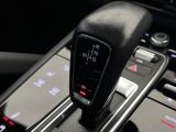 ●MTモード付きAT:通常は自動でおこなわれる変速(ギアチェンジ)をドライバーの操作によって意図的に変えられるシステムです。より一層普段のドライブをお楽しみいただけます!