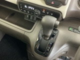発進時から滑らかに加速する無段階変速のCVTはストップ&ゴーの多い街の中も快適です