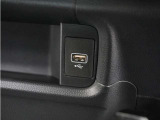◆USB接続端子◆使いやすい場所に装備されています♪