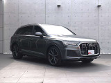 デザイン・ボディカラーが都会的な建物にも非常に良く映えます。クール・知的。Audiの持つ「品の良さ」が伝わってきます。
