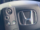 【Hondaスマートキー】カバンやポケットに入れたままでもドアの施錠・解錠が可能なスマートキーを装備。エンジンのオン・オフ時もカギを取り出す必要が無いからとっても便利です♪