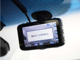 ◆ドライブレコーダー◆映像・音声などを記録する自動車用の装置です。 もしもの事故の際の記録はもちろん、旅行の際の思い出としてドライブの映像を楽しむことができます。