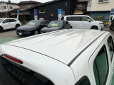 中古車という商品の特性ルーフには子キズや塗装しみ細かな凹み等があります