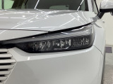 LEDヘッドライトは、点灯の瞬間から最大光量を発揮し、突然暗くなるトンネルなどでの安定感を高めます。
