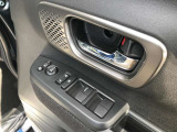 電動格納ミラーで、サイドのミラーの開け閉め楽々!!角度調整もバッチリできます♪♪