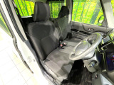 運転席シート廻りは使用感も少なく、良好な状態となっています。丁寧に使われていたことがよくわかりますね。