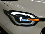LEDヘッドライトです。デザイン性がよくとても明るいので、夜間の走行や悪天候でも安心です。しかも長寿命!