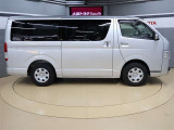 荷室の長さはリヤシートをたためば3Mと余裕の広さです。