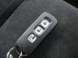 キーフリーなので、カギの持ち運びも楽々♪♪大きい荷物も持っていても開け閉め楽々です!!