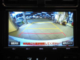 バックガイドモニターです。ハンドルの角度に合わせてガイド線も動きます。車庫入れなどサポートしてくれます。