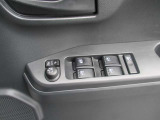 電動格納ミラーで、サイドのミラーの開け閉め楽々!!角度調整もバッチリできます♪♪