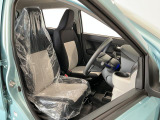 【運転席・助手席】内装ルームクリーニング済みです。しっかり綺麗にしていますので、是非、お確かめください。車に自信があるからこそ、是非一度ご来店頂き内外装も見てもらえると幸いです。