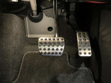 メルセデス・ベンツ車は、妥協を許さない常に高水準の技術と品質をもって製造されており、いつもでも変わらぬ価値を提供いたしております。