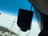 ドライブレコーダーを搭載しております。事故だけでなくあおり運転の状況も映像で記録することで万が一のリスクに備えることができます。