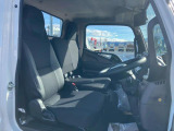 乗車定員は3名です。