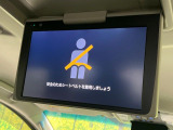 【フリップダウンモニター】大画面モニターで後席でもエンタメをお楽しみいただけます。小さなお子様にも大人気の装備です♪