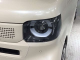 LEDヘッドライトは、点灯の瞬間から最大光量を発揮し、突然暗くなるトンネルなどでの安定感を高めます。