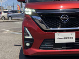 白く光量が高いLEDヘッドライトです☆