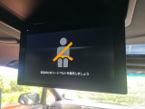 【後席モニター】家族や友人とお出かけする機会が多い方に大人気の後席モニターを装備!見やすい位置に画面がありテレビやDVDの視聴も快適!友達もお子様も、後席にしか乗らなくなるかも??