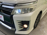 【LEDヘッドライト】悪天候や夜間走行時も良好な視界を確保し安心して運転できる高輝度LEDヘッドライトを装備!点灯速度が早く、消費電力も抑えられています。