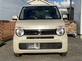 自社整備工場で点検整備をおこなってからお渡ししています。車検が残っている場合は『12ヶ月点検整備』を、車検整備付きの場合は『車検整備』をおこないます。整備費用は車両本体価格に含まれています。