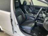 内装はAUTECHならではのブルーのアクセントがかっこよく、より運転が楽しくなりますね!