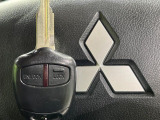 【キーレス】少し離れた場所からでもボタン一つでドアの開錠・施錠ができるのでとっても便利!ドアの鍵穴周りに傷をつけることもありません♪