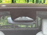 【ホンダセンシング】走行中に前方の車両等を認識し、衝突しそうな時は警報とブレーキで衝突回避と被害軽減をアシスト。より安全にドライブをお楽しみいただけます。
