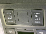 【両側パワースライドドア】スマートキーや運転席のスイッチで後席両側スライドドアの開閉が可能♪電動だから力を入れてドアを開ける必要が無く、小さなお子様でも簡単に開け閉めでき快適です♪